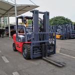 Powerful Diesel Engine 4ton Rough Terrain Forklifts for Off Road Handling and