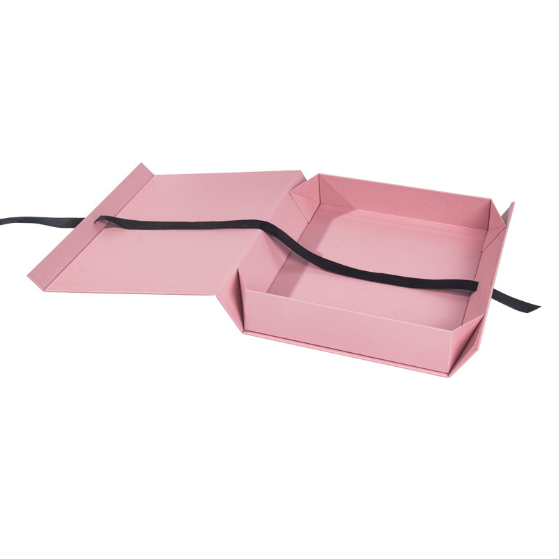 Embossing Magnetic Gift Wrapping Boxes FSC Recyclable 1200gsm Cardboard