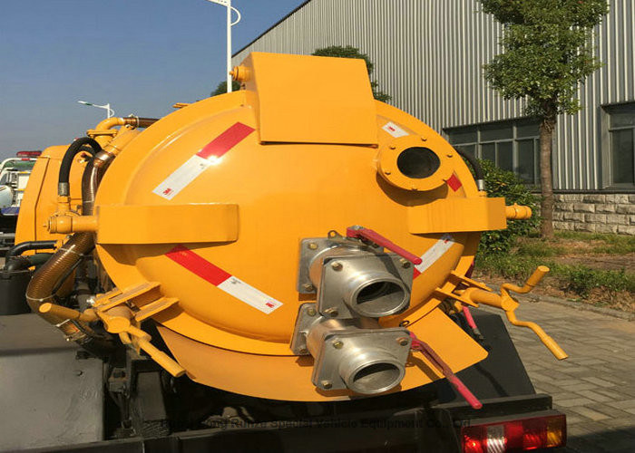 Foland 2000L Septic Vacuum Trucks For Sewage Suction In Municipal Sanitation