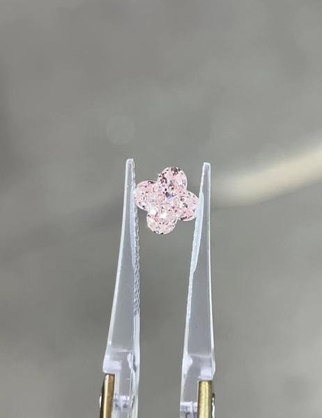 diamonds man made LV lily cut Pink Diamonds four-leaf clover diamond clarity VVS