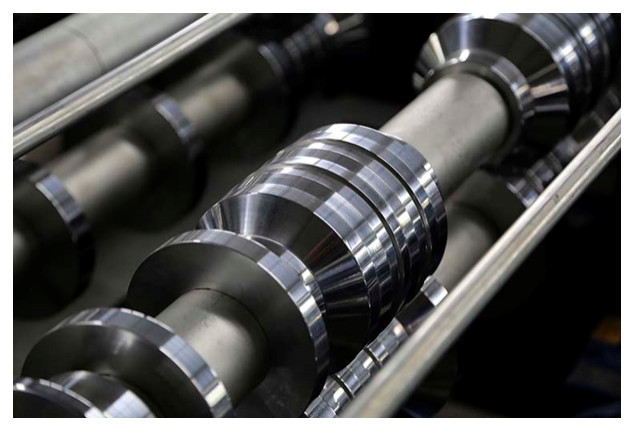 PLC Control 245Mpa 0.3mm Roof Panel Roll Forming Machine