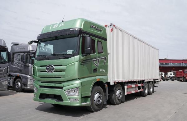12 Wheeler Cargo Truck 8×4 Diesel Engine 560hp FAW Lorry Truck Van Box 20 Tons