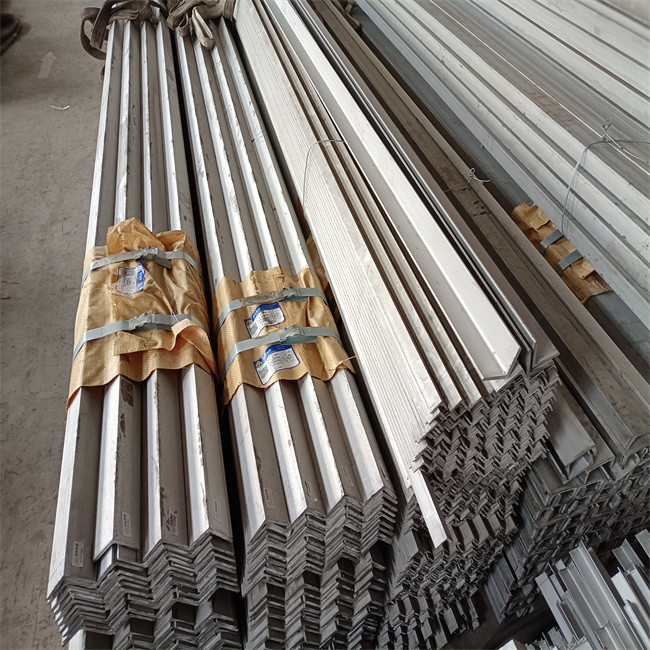 ISO SUS 304 SS Angle Iron Corrosion Resistant Hot Rolled