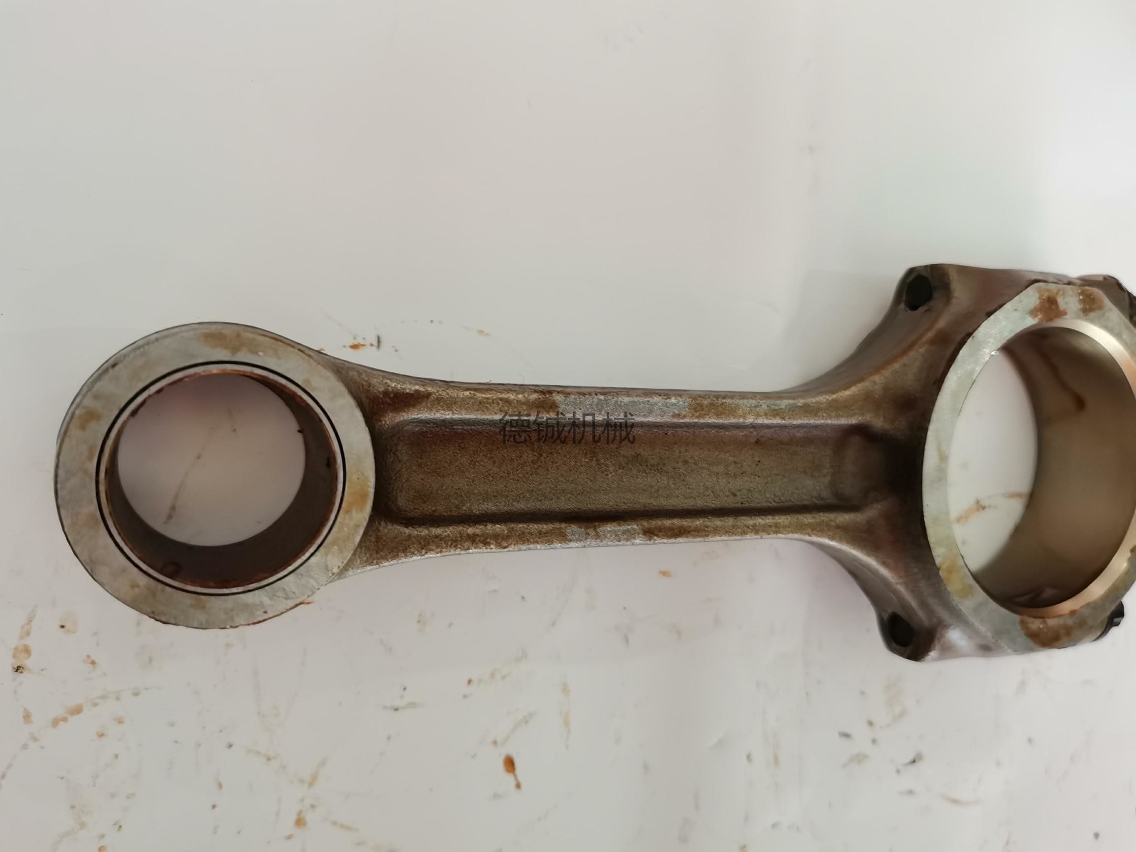 Black Engine Connecting Rod Komatsu 4D95/PC60-6 Con Rod Connecting Rod With Piston