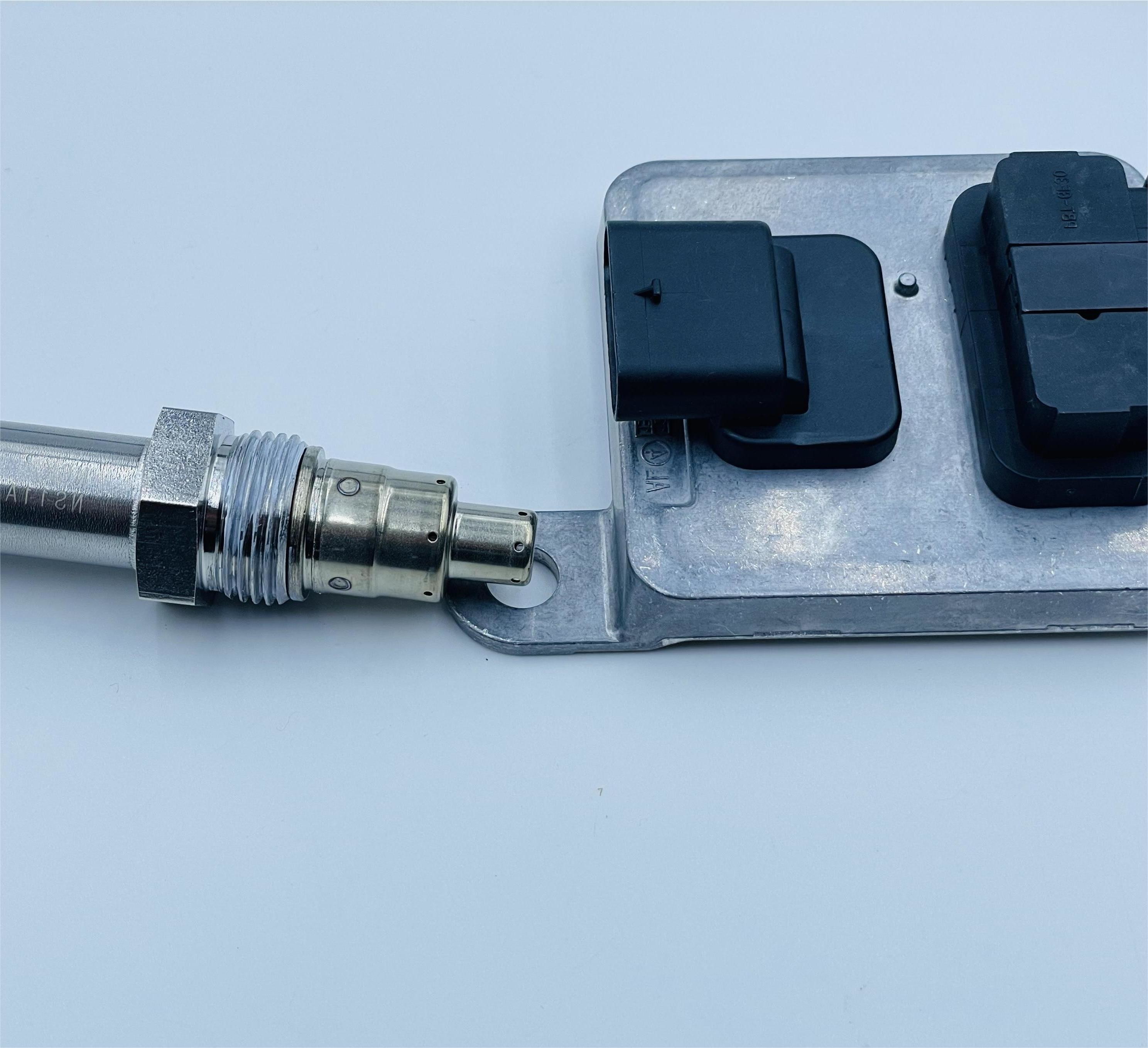 Nitrogen Oxygen NOx Sensor For Mercedes Benz OEM A0009050208