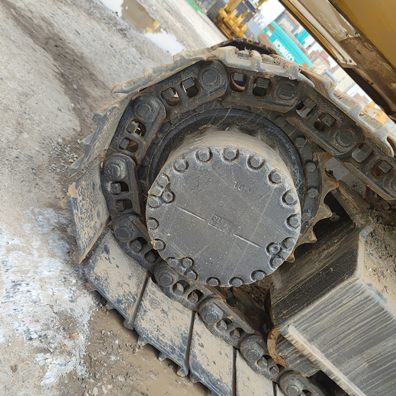 20 Ton Operating Weight Komatsu PC200 Excavator with Original Color Second Hand