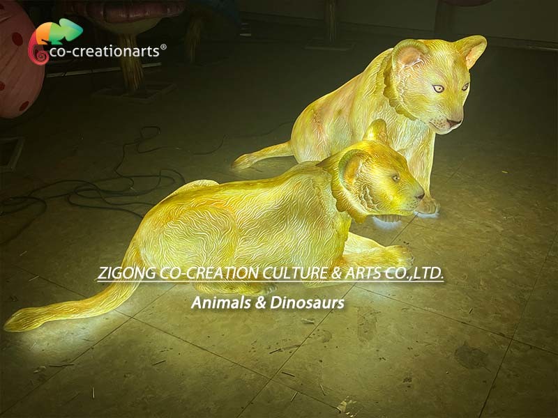 Light Up Life Size Fiberglass Animals Fiberglass Lion Statue Landscape Decorations