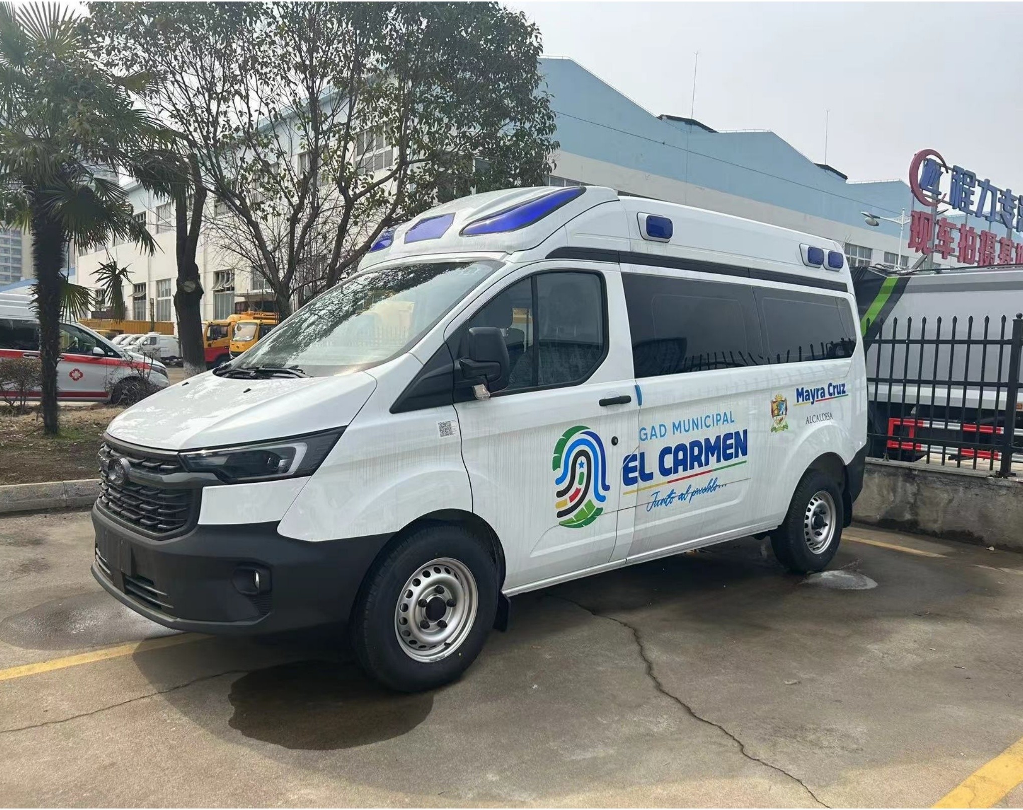 145km/H Emergency Service Diesel Ambulance For Sale With 215/75r16lt Type