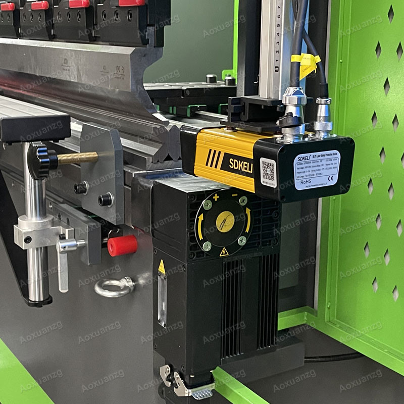 Delem DA53T 4+1 AXIS CNC Press Brake With CE ISO CUL Certification Hydraulic Bending Plate Machine