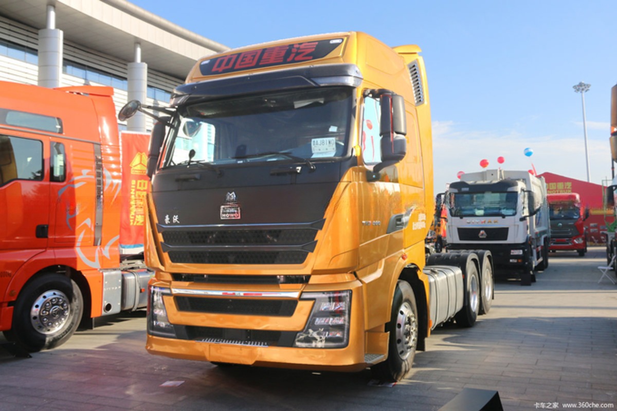 Used HOWO SINOTRUCK 6X4 Truck Head T7H 460 Tractor Truck with EURO 5 Emission