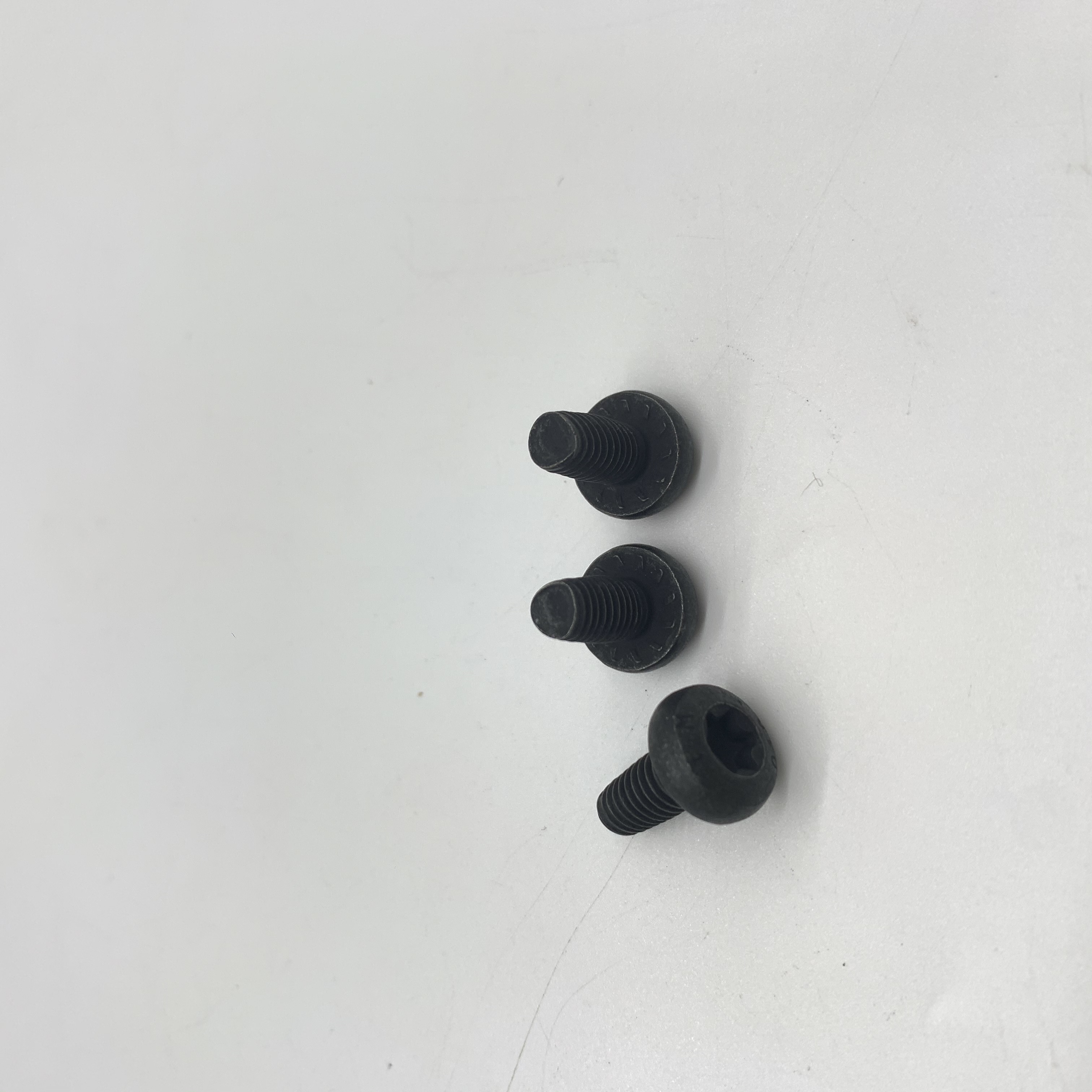 Machine Screw 6-32 x 1/2" Tamper-Proof Security Machine Screw - Button 6-lobe Torx center pin Head