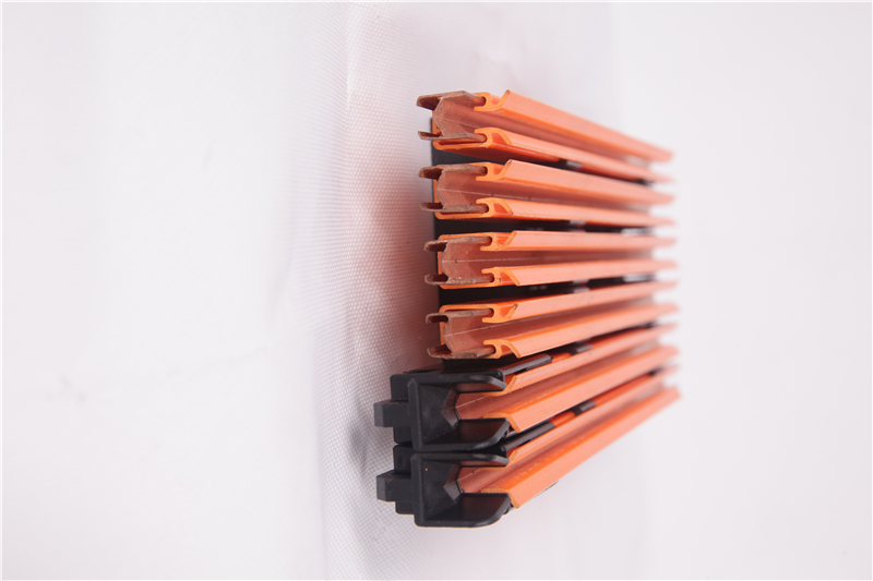 Single Pole Crane Conductor Bar Mobile Equipment Enclosed Multiple Power Rail