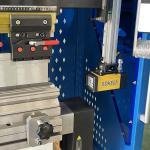 Hydraulic CNC Press Brake 300T3200 30-180 Degrees Bending Angle 3750x2200x3100mm