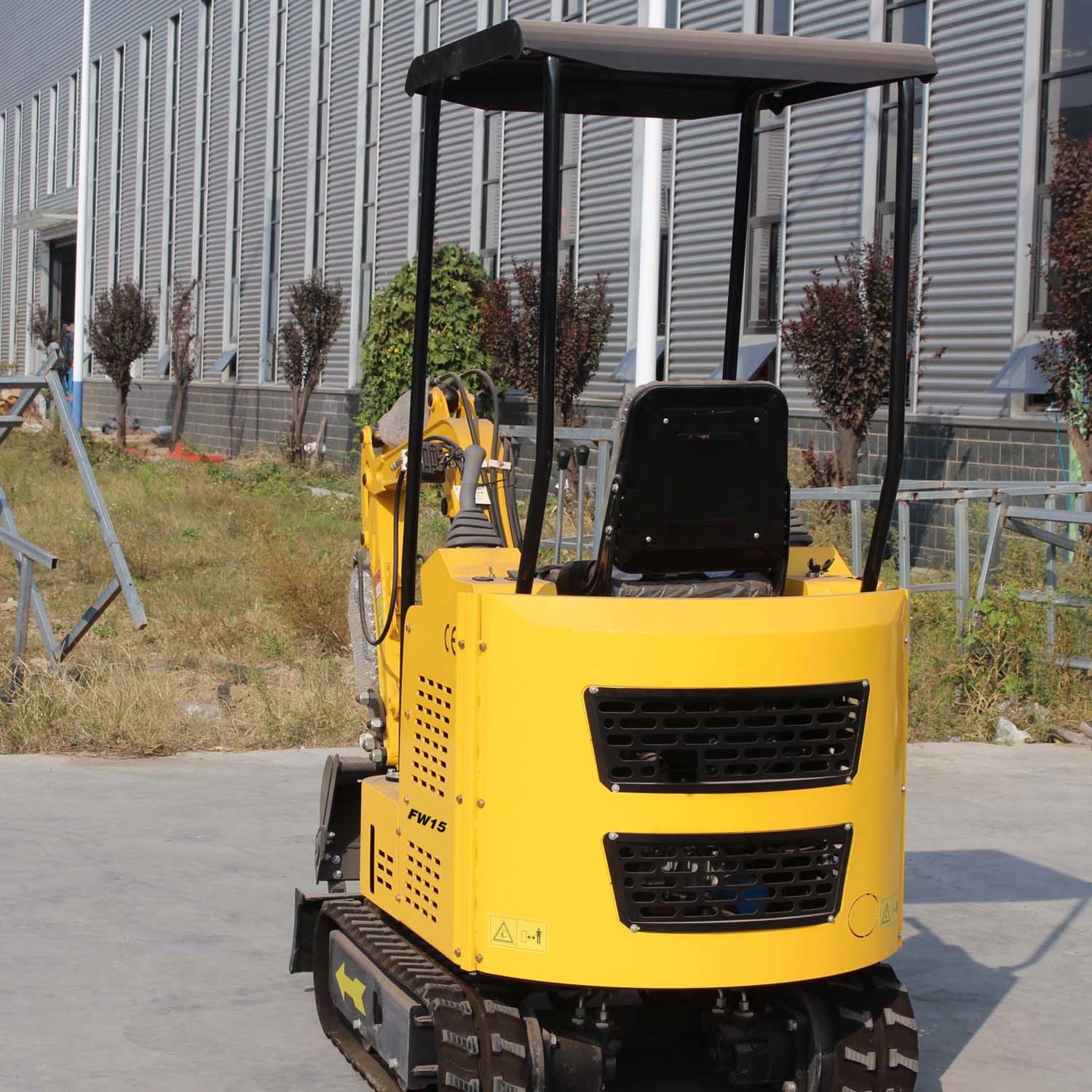 Micro Mini Excavator 1.5 Ton Blue Digging Machine Meet Euro V CE EPA Standard