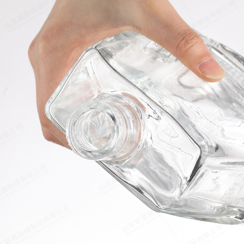 Hot Stamping Surface Handling 500ml 750ml 1000ml Glass Bottle For Spirits Bottle Square
