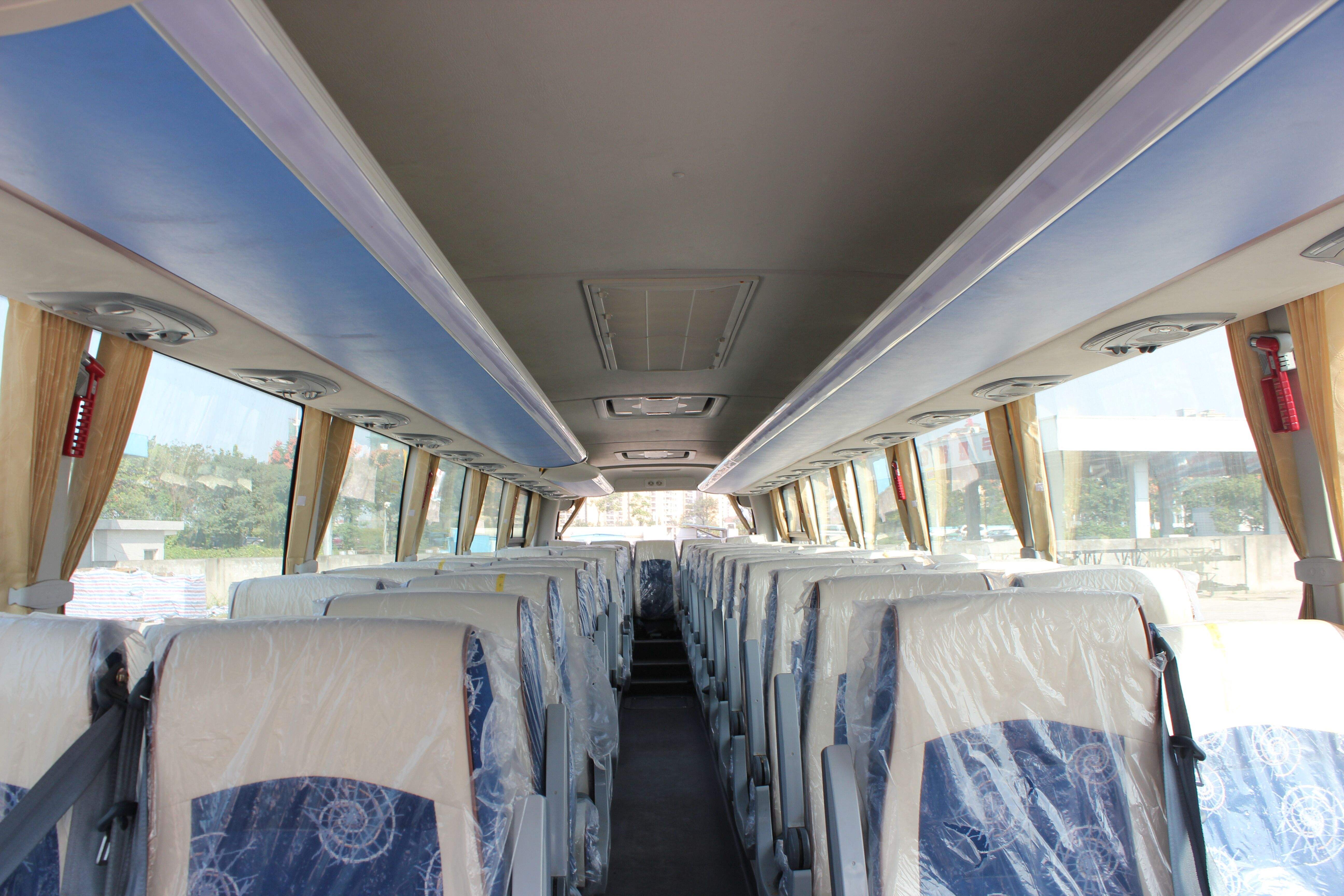 30 Seats Diesel 10m Used Bus Manual Euro 3 with FF/2WD Drive System in South Africa