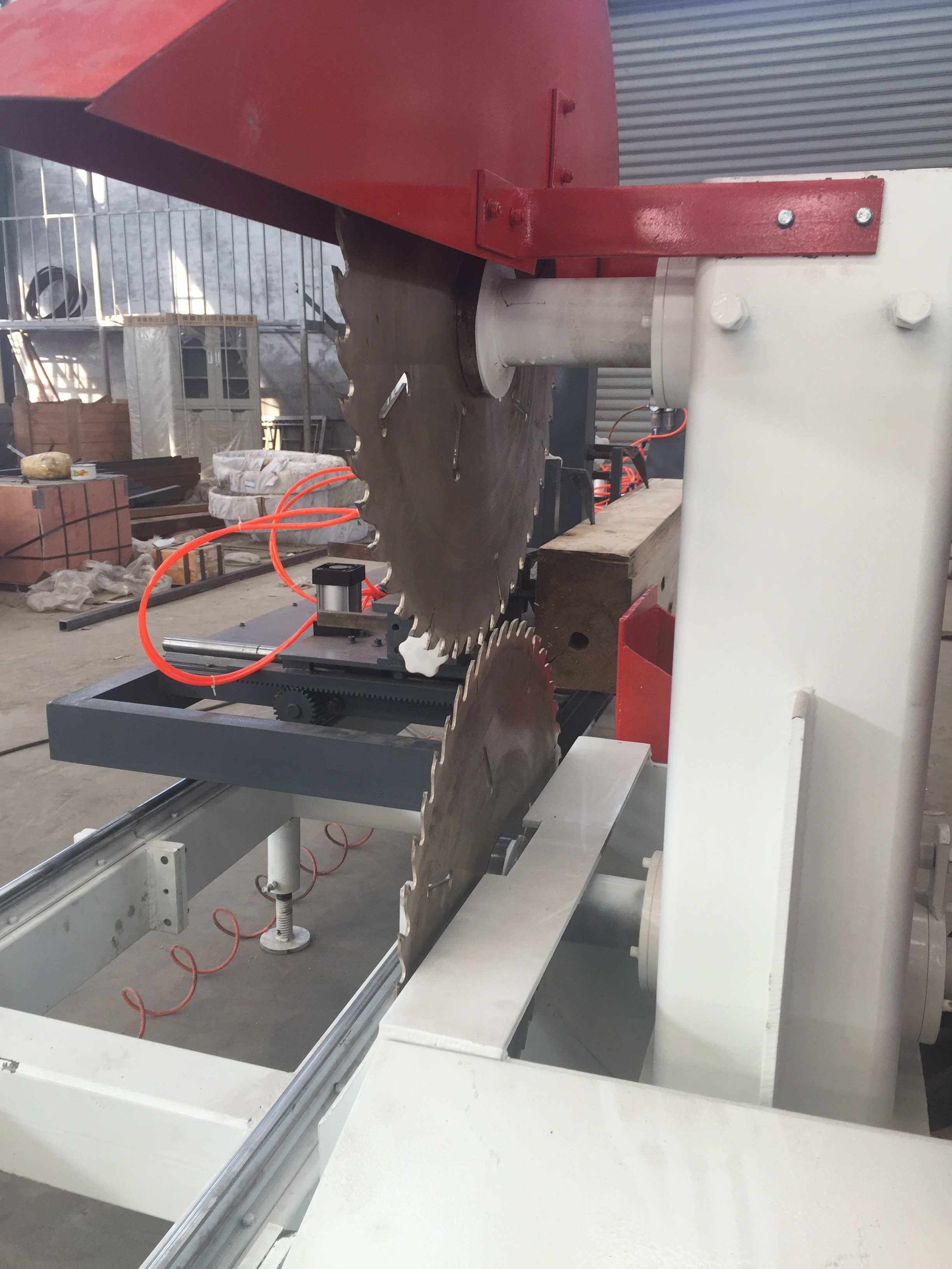 Diesel Powered Sawmill for Rubber Wood/Twin Blades Circular Saw Mill with Table Saw or Log Carriage