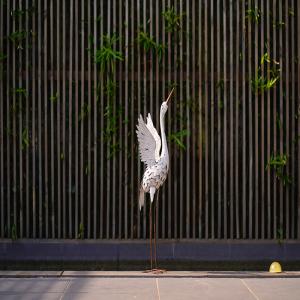 Quality Creative Metal Crane Bird Lawn Art Lifelike And Weatherproof wholesale