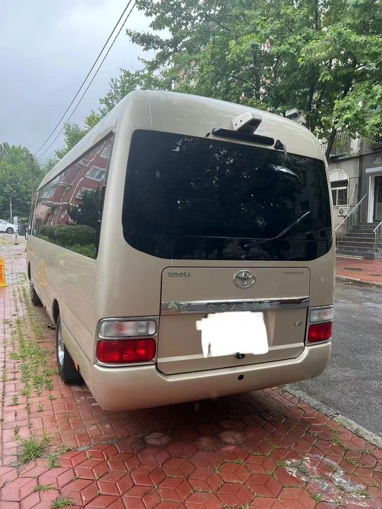 30 Seater Toyota Coaster Mini Bus with Left Drive Manual Transmission and Materials