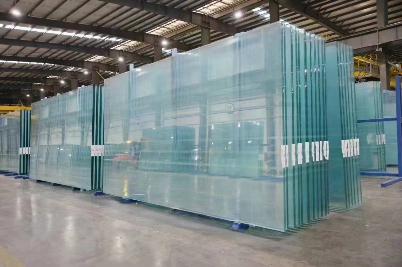 Architectural Extra Clear Float Glass 3mm 4mm 5mm 6mm 8mm Clear Sheet Glass 2440*3300mm 2440*3660mm For Sharpening / Finishing