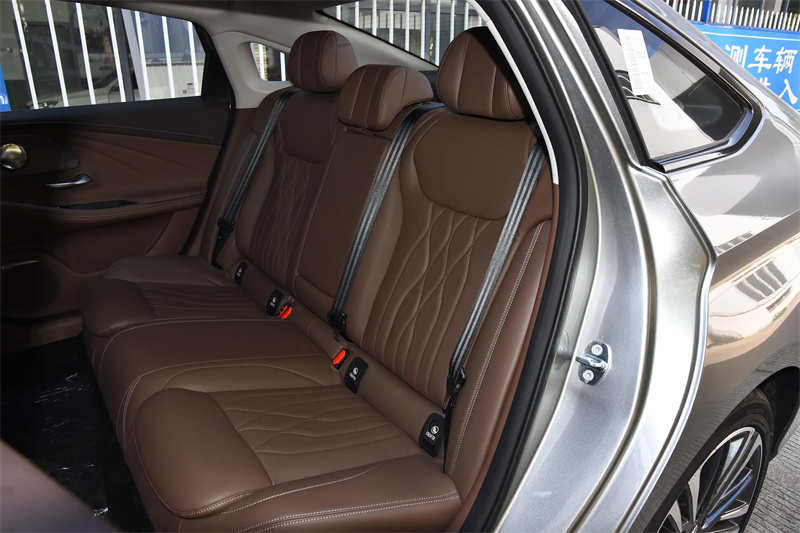 2024 Chery Arrizo 8 2.0T DCT Sedan Left Steering Leather Seats Euro VI Emission Curb Weight 1000kg-2000kg Petrol Car Made