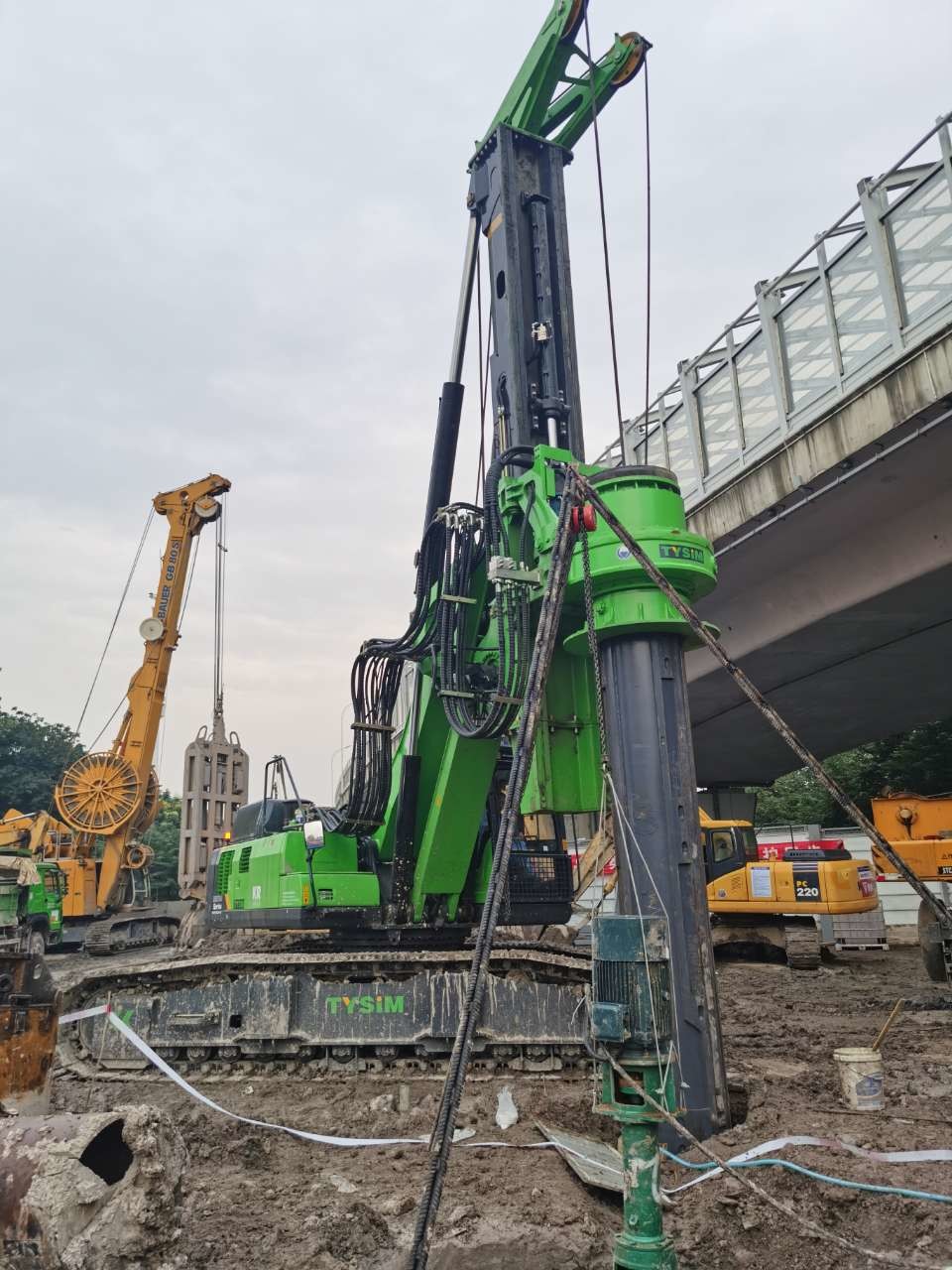 Telescopic Restricted Space Piling Rig 200kN Crowd Force With 600mm Diameter