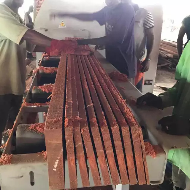 Semi-Automatic Wooden Pallet Nailing Machine with Palletizer wood pallet nailing machine