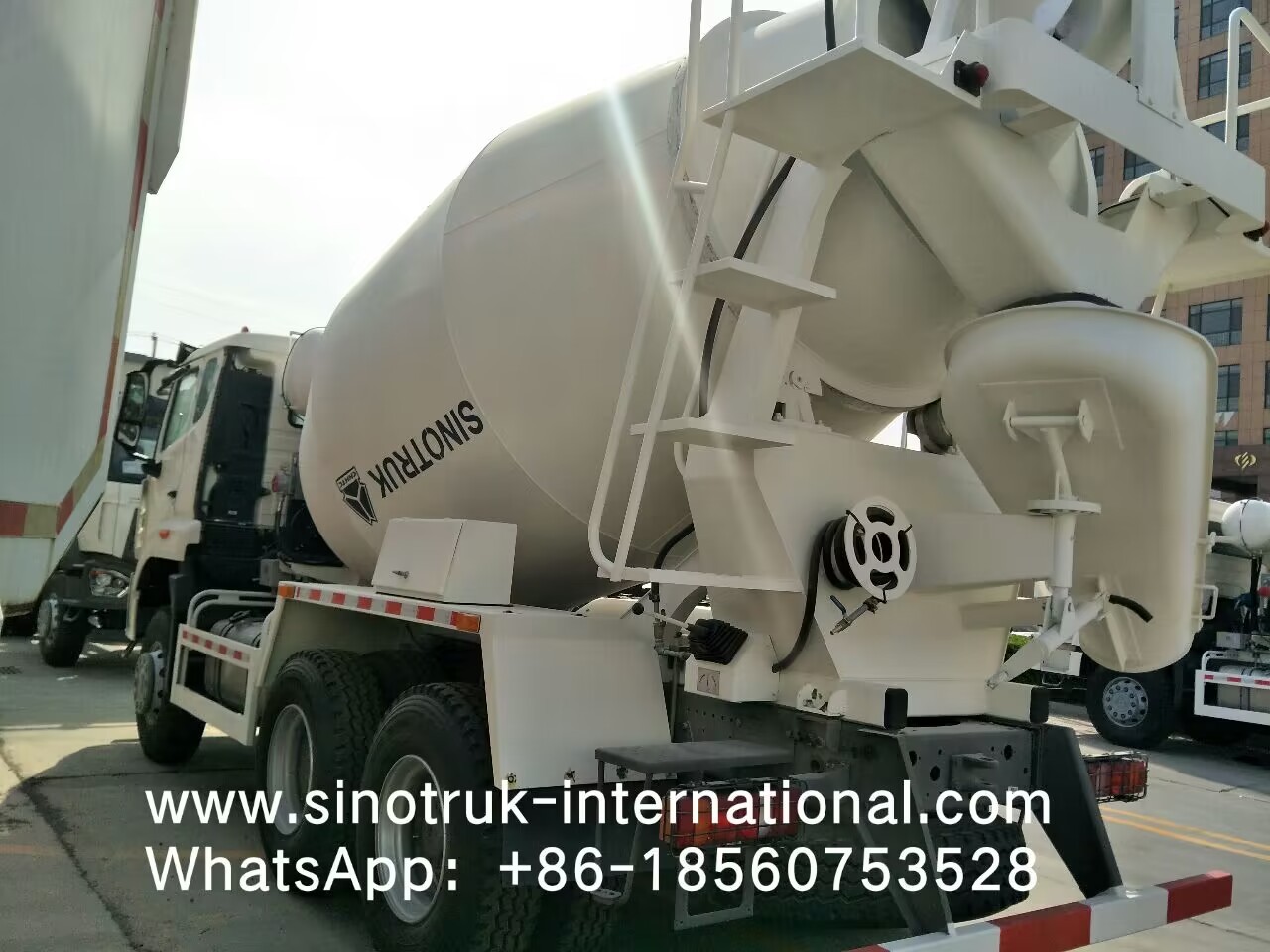 HOWO SINOTRUK Concrete Mixer Truck High Efficiency 10CBM 380HP 6X4 LHD