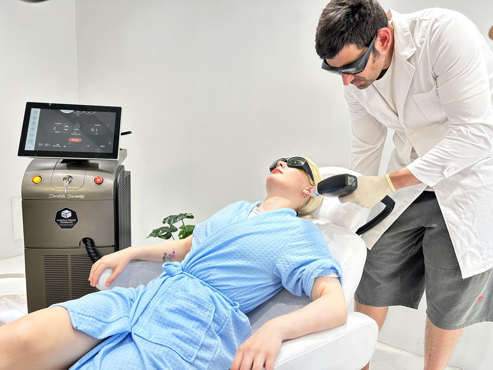 Professional 1800W Laser Diode 808nm Hair Removal Machine with Exchangeable Spot Size