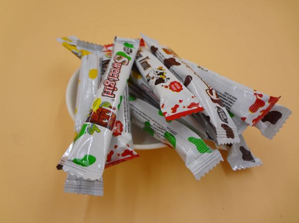 Fashional Assorted Fruit Chewy Milk Candy / Soft Sweets Rich In Milk Chocolate