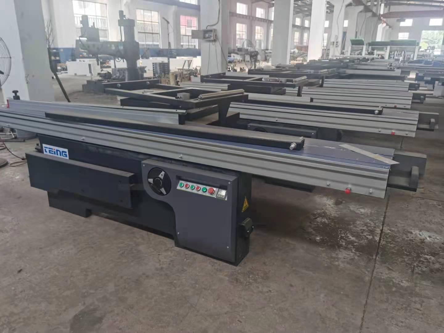 WSN3245 Precision Panel Saw with 4KW 0.75KW Power and 120MM Scoring Saw Blade Diameter