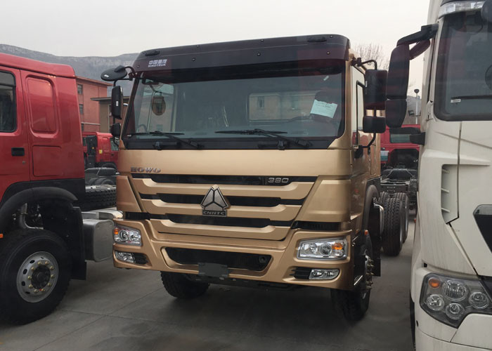 HOWO Drawing Head Tractor Truck LHD 6x4 371HP Single Berth Cabin Air Suspension