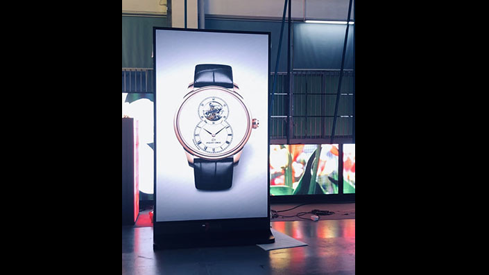 GA Series P4 Poster Led Display W1366*H1920mm Module Size 320*160mm IP65 Outdoor Installation 8000 nits