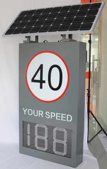 Traffic Road Arrow Message Guidance LED Sign Trailer 2.56x1.28m Vms Led Display