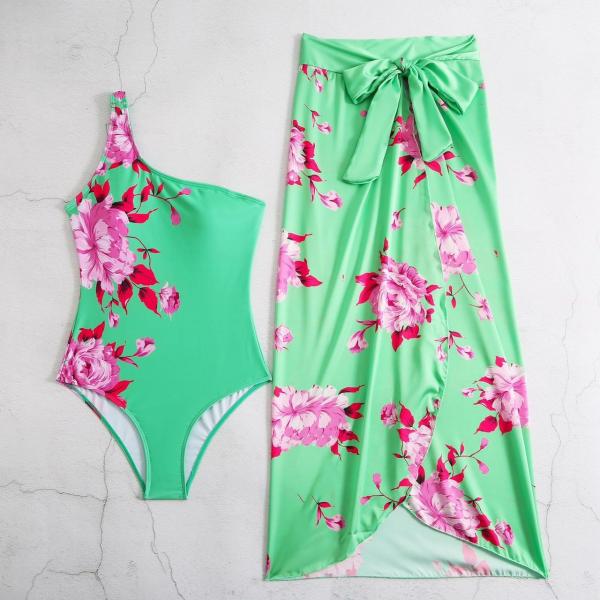 lady's two-piece swimwear Upgrade Your Beach Style with XL Green Swimming Suits