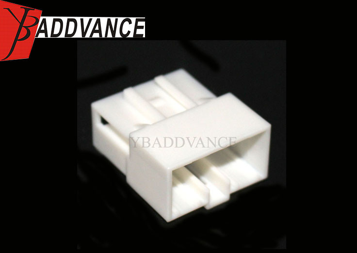 8 Pin Male Unsealed White Multilock Connector 8-1-98