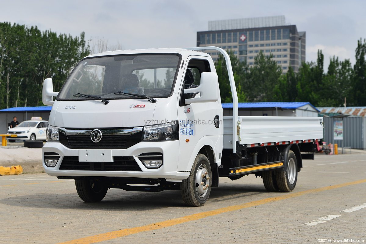 3200mm Wheelbase Transportation Dongfeng 4x2 Light Cargo Truck with YUNNEIDONGLI Engine