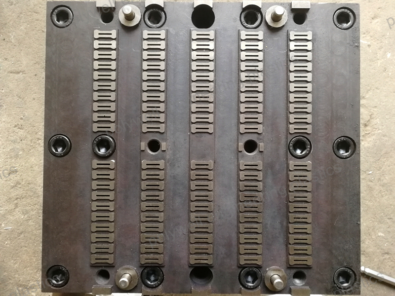 Customized Shape and Cavity Aluminum Profile Thermal Insulation Extruded Modular Mold