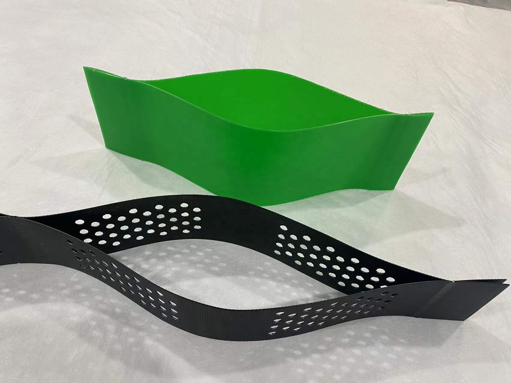 White Plastic HDPE Geocell for Slope Protection and Stable Parking Lot Load Support