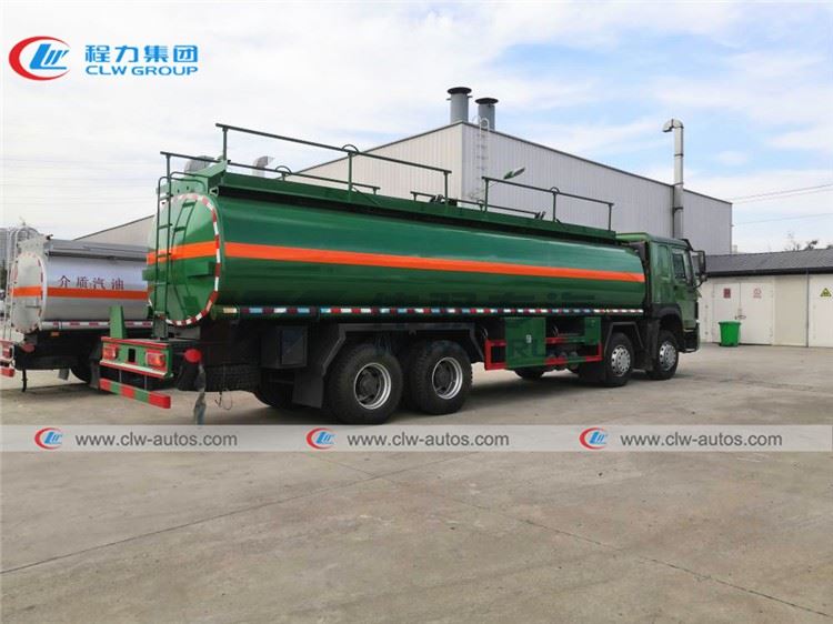 Anti Corrosion Howo 8*4 25000L 30000L Oil Tanker Truck