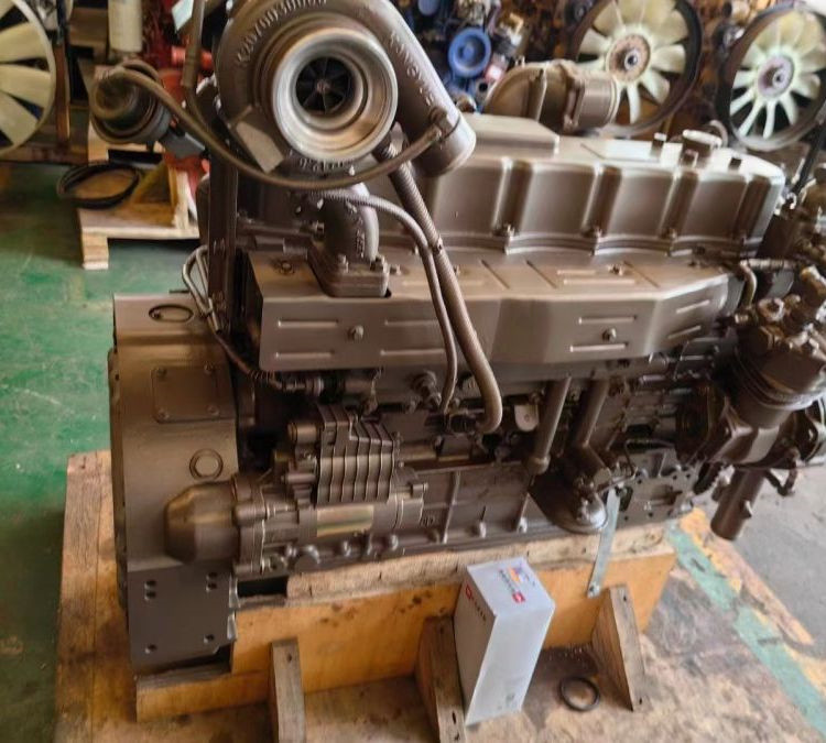 Second Hand Bus Spare Parts YuChai6L260-42 Engine Euro 4 Diesel 260 Maximum horsepower