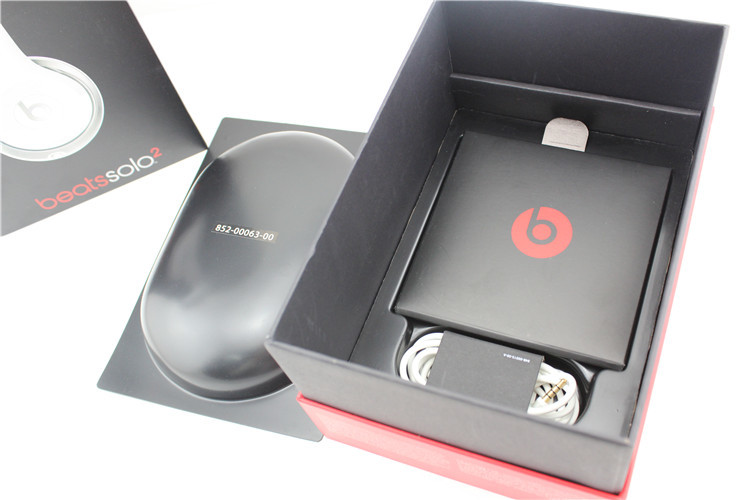 BRAND NEW BEATS BY DR. DRE SOLO2 WIRED ON EAR HEADPHONES HEADSET SEALED white come from http://www.dhgate.com/store/2005