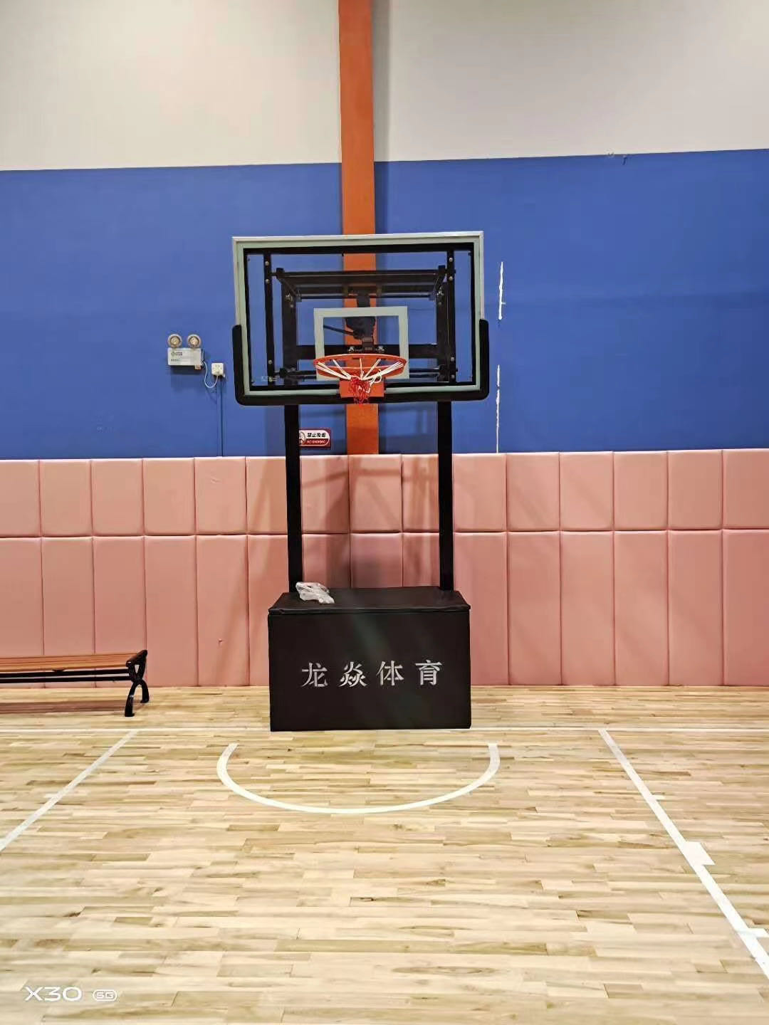 Easy Stick School Gym Walls Pad For Perfect Way To Keep Your Students Safe