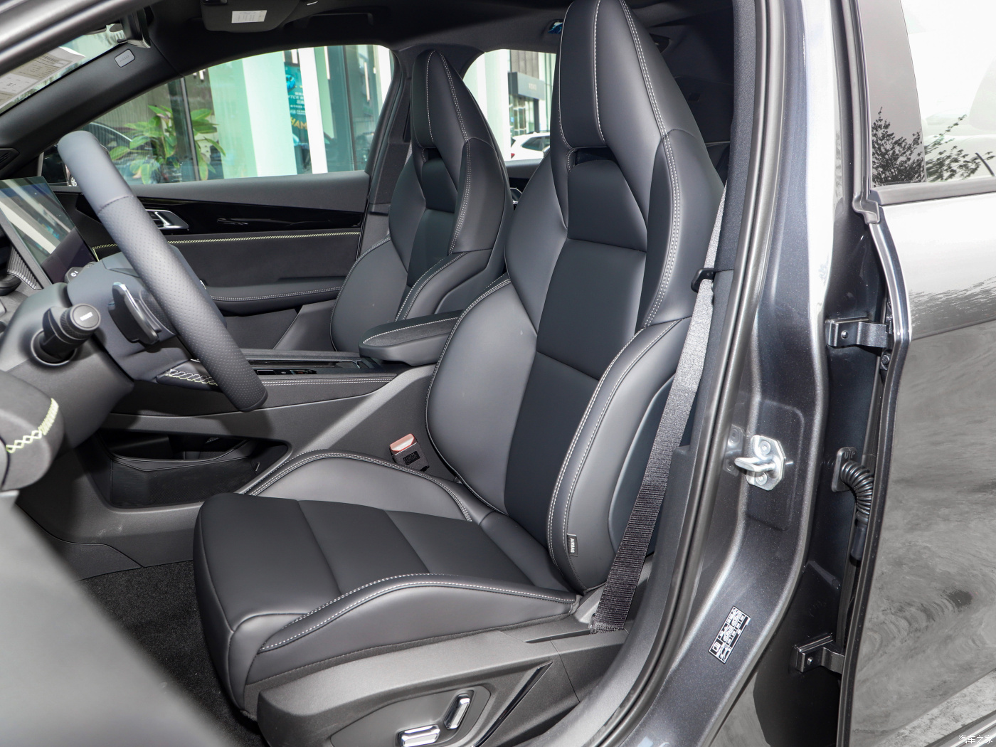 Front-wheel Drive LYNK CO 03 1.5TD-7DCT Jin Plus The Ultimate in Driving Efficiency and Affordability
