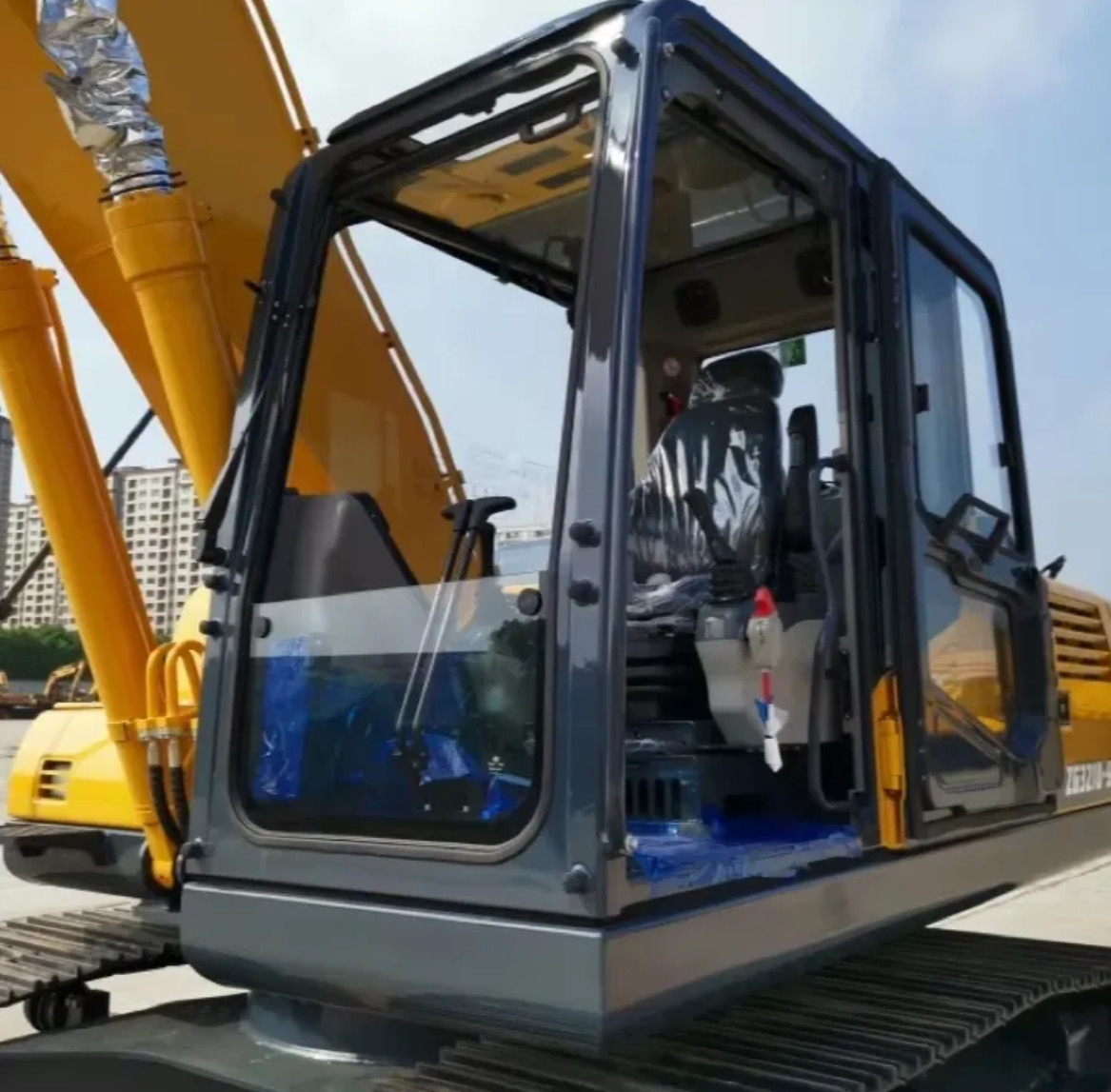 Hot Sale Factory Price Used Crawler Excavator Machine Diesel Engine Digger Construction Equipment