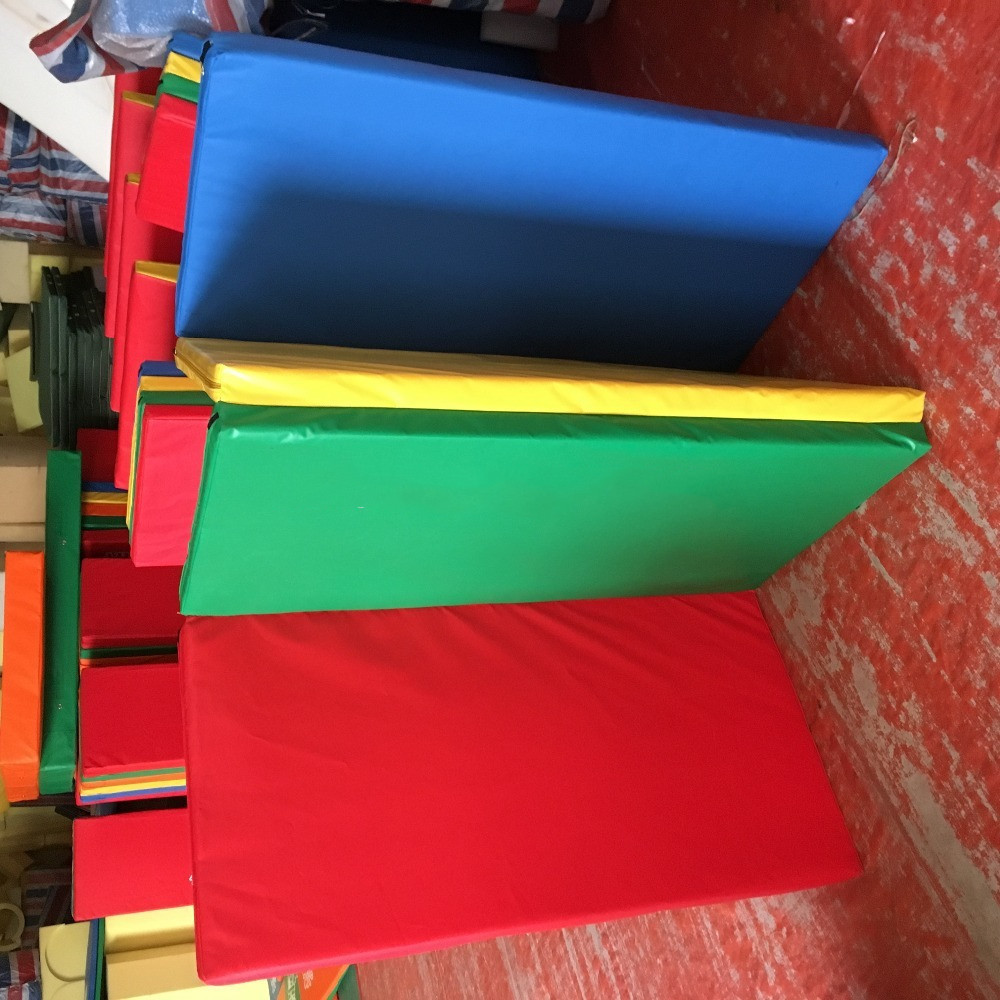 Non Slip Kids Indoor Playground Equipment , Colorful Cheer Gymnastics Mat For Exercise