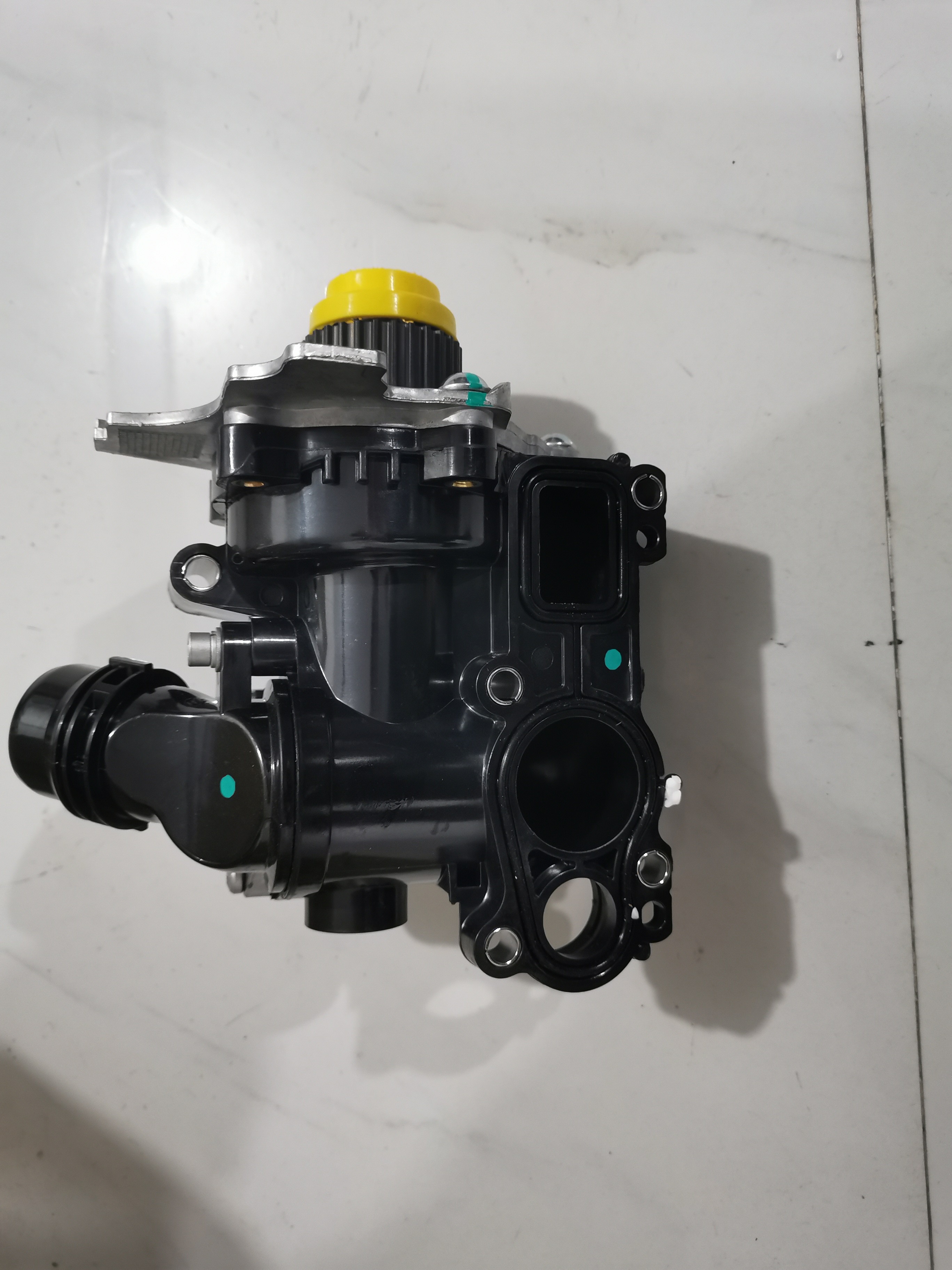 Audi Auto Engine Water Pump With Housing 06H121010A 06H121026DD 06H121026BA
