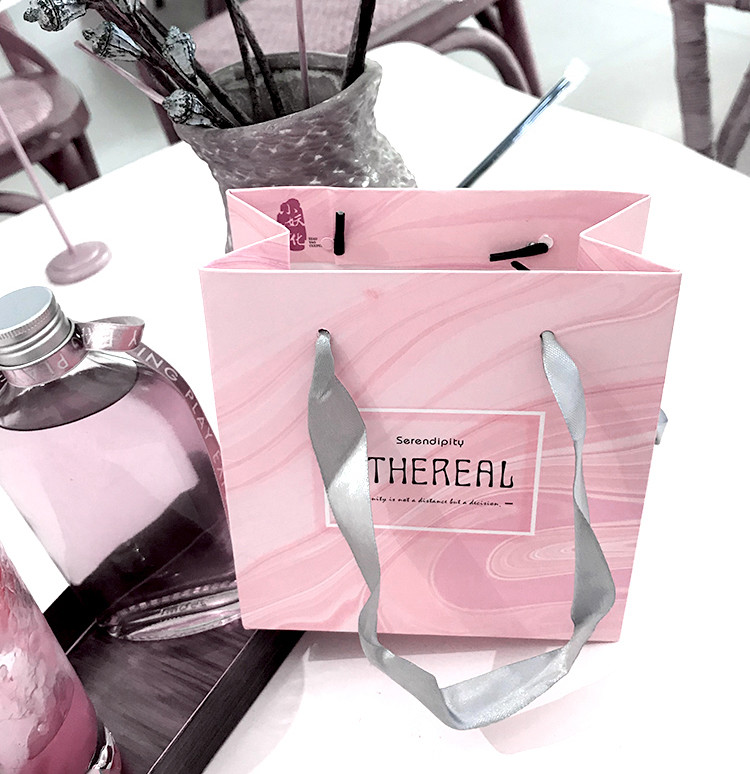 Waterproof Pink Boutique Printed Paper Gift Bags 8x4x10 odm