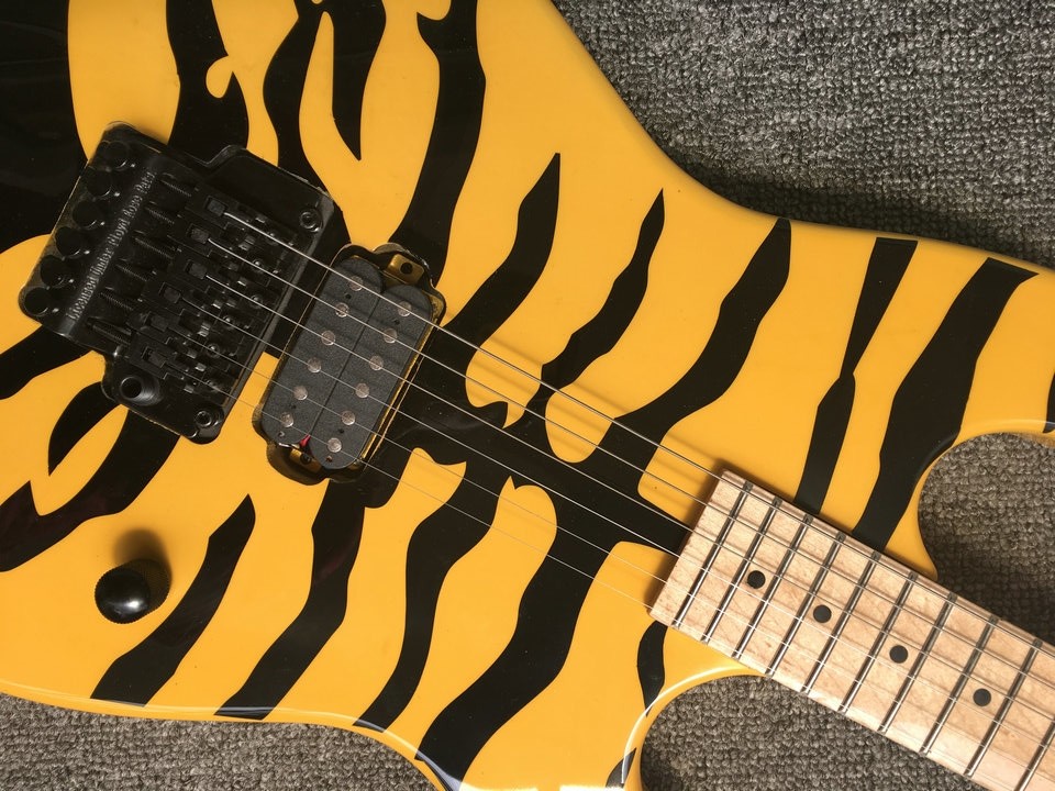Eddie Van Halen TRIBUTE Electric Guitar