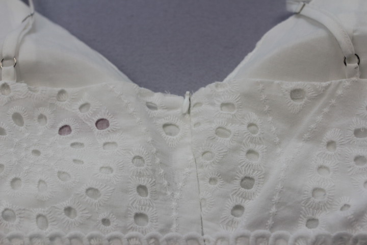 White Custom Womens Dresses / Lace And Embroidered Dress Soft Fabric BS191203